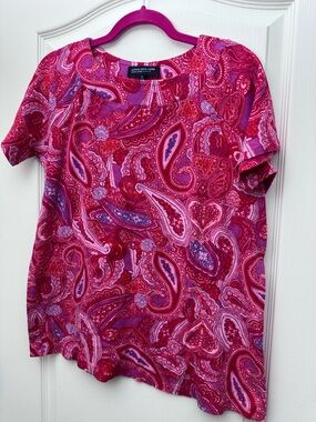 Jones New York Pink & Purple Paisley Short Sleeve Tee